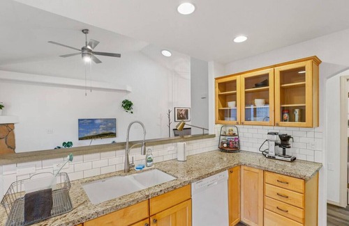Ponderosa Trails House | The Ponderosa House | Garage | Quiet neighborhood