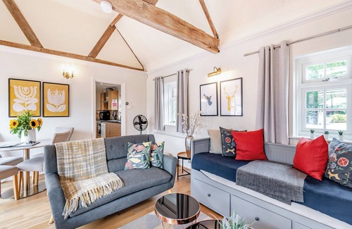 Guildford Cottage | The Pool House - UK49372