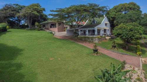 Uvongo Villa | The Pool House