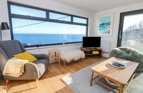 Coverack Apartment | The Poop Deck