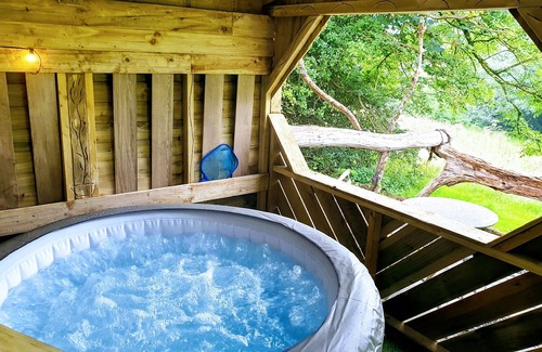 St. Florence House | The Potting Shed nr Tenby: HotTub, 100"Projector, 4PosterBed