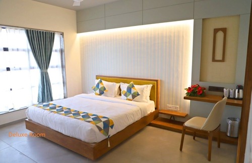 Sinor Hotel | The Pramukh Hotel