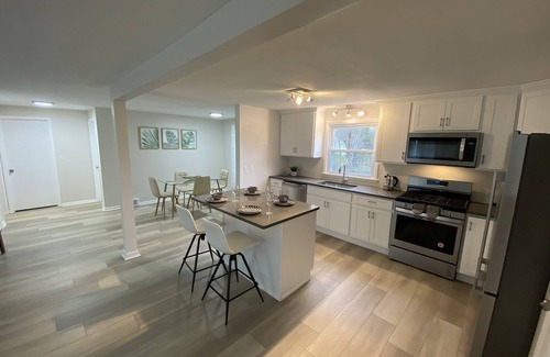 Rochester House | THE PRINCESS RANCH IS MODERN AND CENTRAL