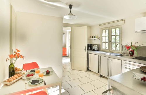 Malaucene Bed & Breakfast | The Priory "La Madelène" Guest house in Provence - Ventoux