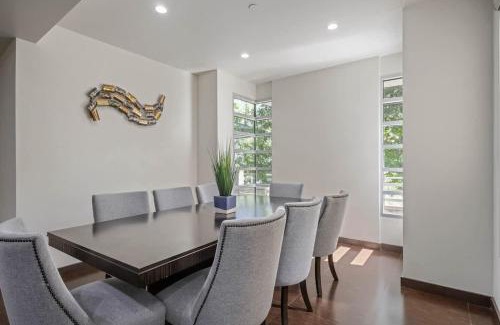 Chevy Chase House | The Privacy Chase Beauty Green Prime location