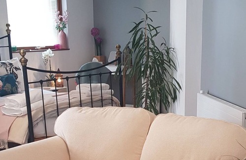 Birch Apartment | The Pumproom, Birch, Colchester Peaceful Village Accommodation With Parking