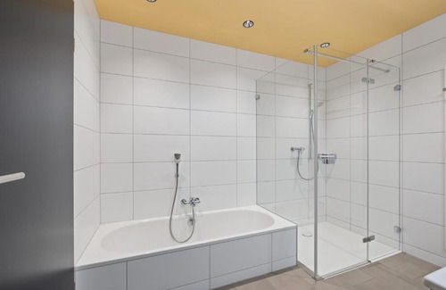 Dietikon District Apartment | The R Apartment Zugerberg - EV Wallbox - Terrasse