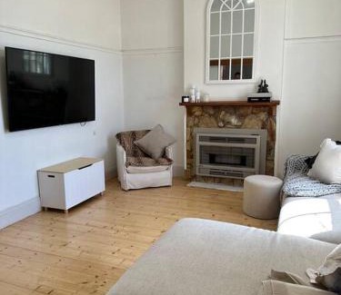 Quarry Hill House | The Railway Parkview