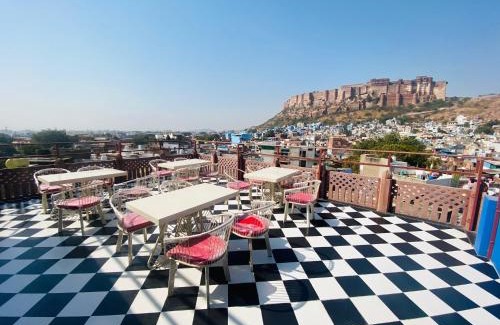 Gulab Sagar Hotel | The Raj Heritage