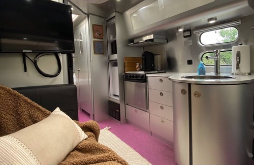 Ennis RV Rental | The Range Vintage Trailer Resort