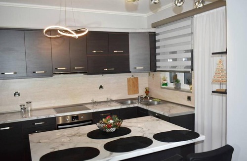 Trikala Apartment | The Red House Δίπλα στον Μύλο των Ξωτικών