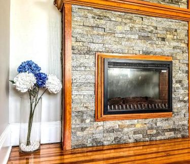 Albany Apartment | The Red House Albany NY 4 Bedroom Private Apartment