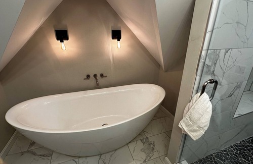 Montgomery Center Bed & Breakfast | The Retreat - An smazing spa-grade 1BR suite located adjacent to SpaVermont, northern Vermont's most amazing day spa. Only 7 minutes to Jay Peak Resort. With Breakfast Included!