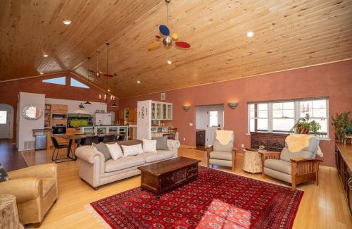 Bluff House | The Retreat at Calf Canyon
