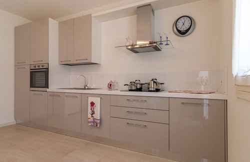 Cimadolmo House | The Rialto apartment offers modern comfort and tranquility, spacious and sunny