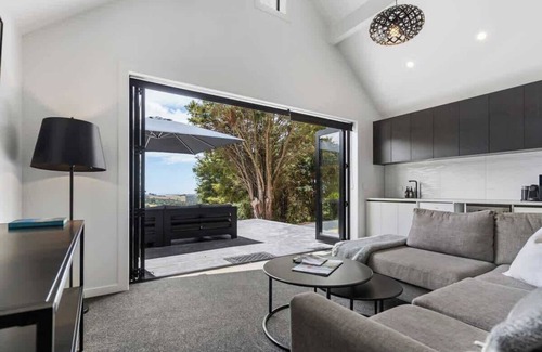 Mangawhai Villa | The Ridge Villa 3 – Family-Sized near Tara Iti, Sleeps 4+