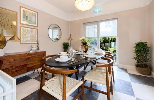 Arbury House | The River Cam Hideaway - Fabulous 6BDR House with Garden plus Terrace