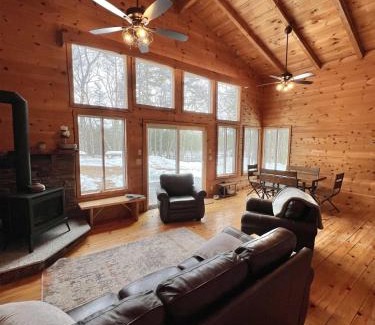 Hiram House | THE RIVER HOUSE LIMIT 6 home