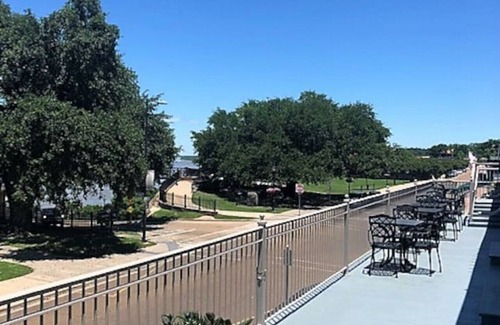 Natchez House | The River Walk Inn - Rooms 801-806