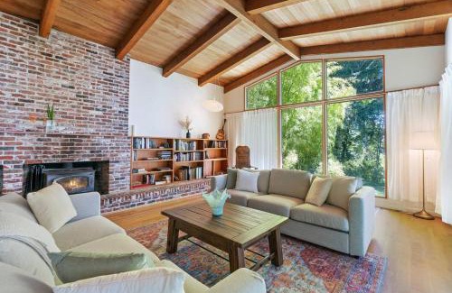 Old Evergreen Highway House | The Riverfront Retreat-woods Landing