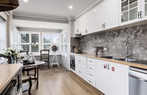 Sandy Bay Bed & Breakfast | The Rivulet