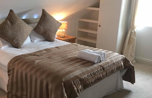Crumlin Bed & Breakfast | The Rocks Bed & Breakfast
