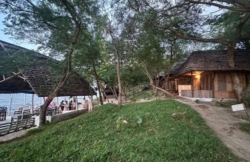 Mafia Island House | The Rocks MaweniBeach Bungalows