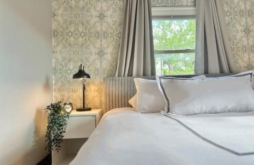 South Hills House | The Rogers at Mount Lebanon by Luxe PGH