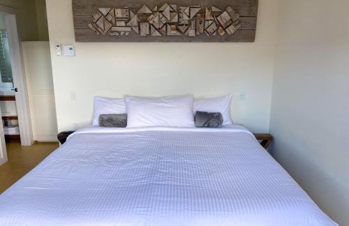 Woody Point Hotel | The Rooms at Woody Point
