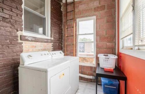 Roscoe Village Apartment | The Roscoe Village Guesthouse