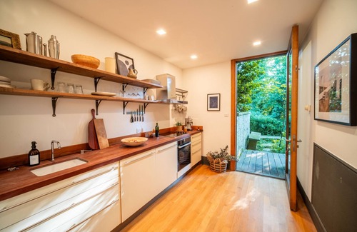 Sellack Apartment | The Roundhouse /Private Spa Retreat