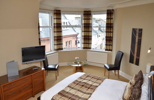 Cronberry Hotel | The Royal Hotel