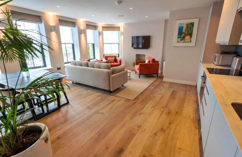 Ramsgate Apartment | The Royal Suite- Harbour Views- Ramsgate
