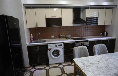 Dushanbe Apartment | The Rudaki Apartment - Suite with City View 4nn