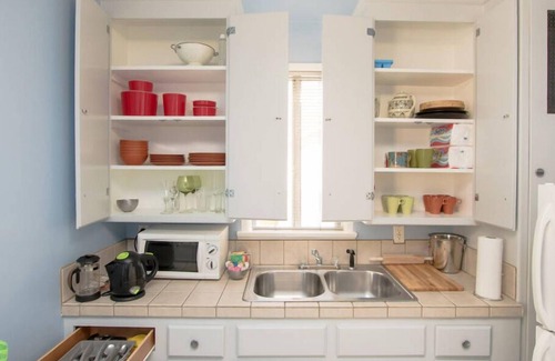 Burbank Apartment | The Sanctuary - Be Pampered - Full Kitchen