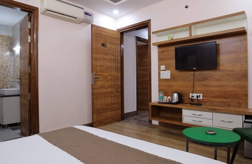 Gurugram Hotel | The Sandalwood Hotel, Sec-38 I Near Medanta Medicity Gurgaon
