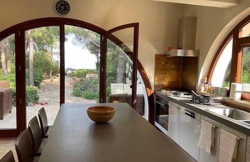 Agii Theodori House | The Saronic Villa - Jungle on the sea