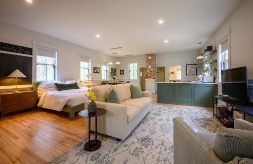 Hebron House | The SchoolHouse