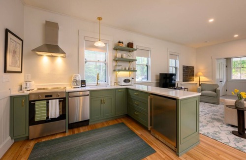 Hebron House | The SchoolHouse