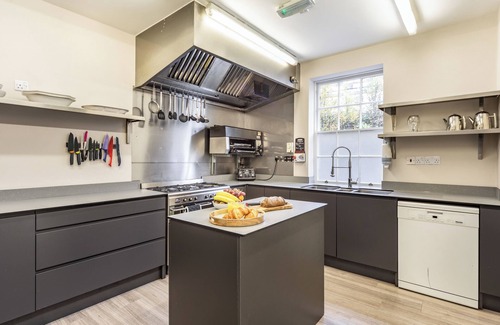 Wing Cottage | The Scotch Arms Mews - UK30910