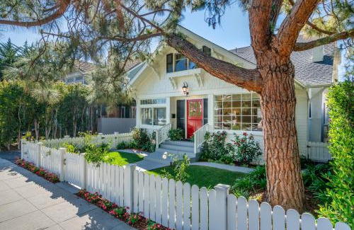 East Beach Villa | The Sea Captains House & Loft by Paradise Retreats