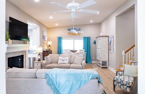 Pawleys Island House | The Shabby Shell - Newly Remodeled 5-BR, with New Pool on Litchfield Beach!