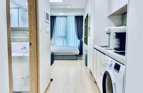 Jung-gu Apartment | THE SHARE Myeongdong High Floor & Free GYM #Subway station 3min #Myeongdong 10min