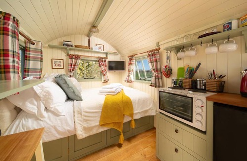 Stoke Rivers House | The Shepherd's Shed at Accott Manor
