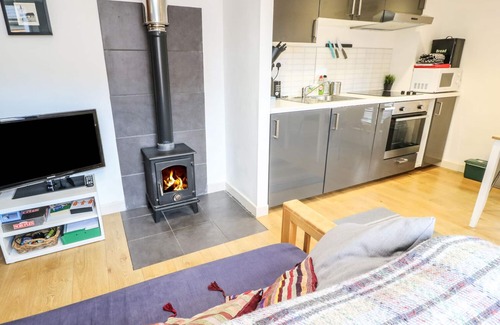 Wirksworth Cottage | THE SIDINGS, romantic, with open fire in Wirksworth