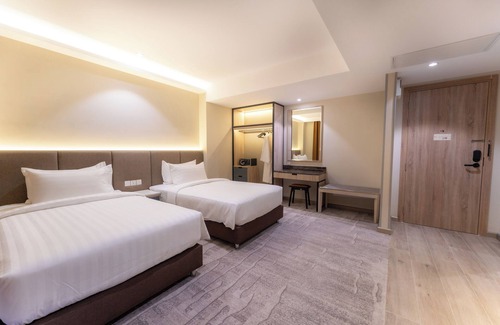 Ruessei Kaev Hotel | The Skye Phnom Penh Hotel & Apartments