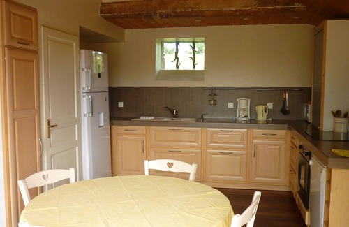 Fromentieres Cottage | The small coulonge, 18th century farmhouse with private indoor pool