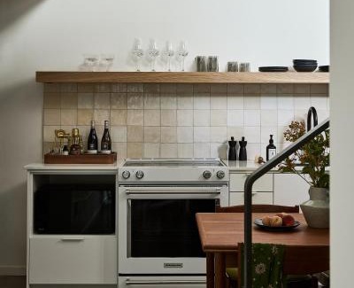 Inner Harbour Hotel | The Smith Hotel