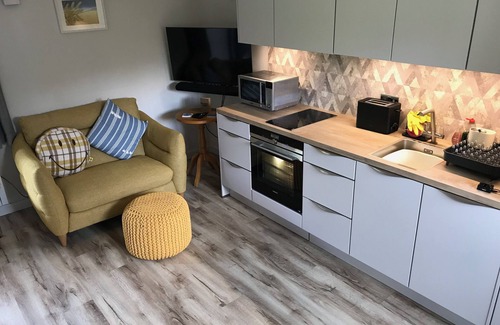 Wadebridge Cottage | The Snug. Pretty cottage/barn conversion close to Rock, Polzeath and Padstow
