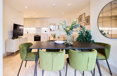Abbey Apartment | The South Wimbledon Escape - Lovely 3bdr With Balcony